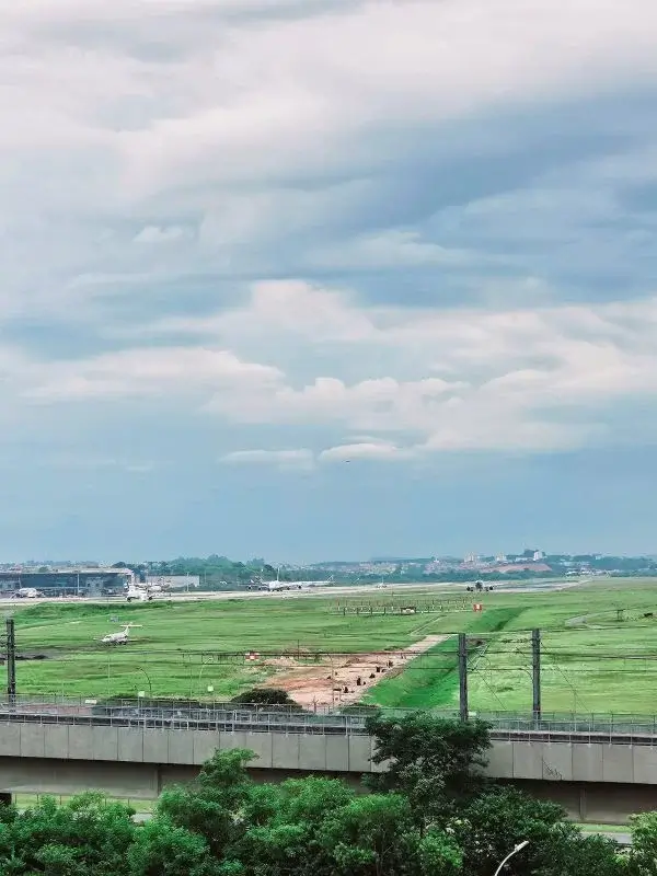 Onde ficar perto do Aeroporto de Guarulhos — Guia para quem tem voo cedo ou chega tarde