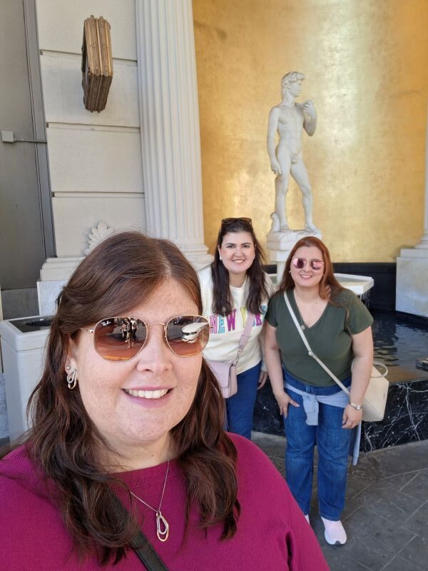 Como é se hospedar no Caesars Palace em Las Vegas?