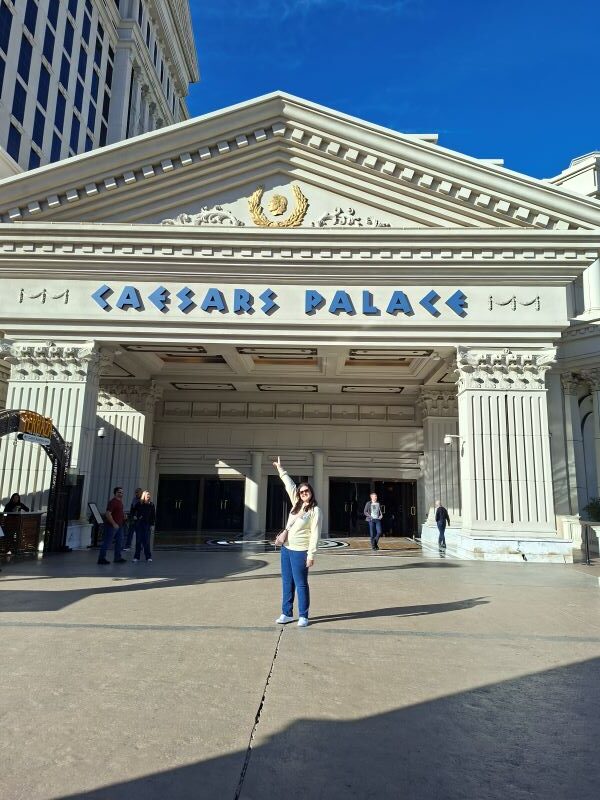 Como é se hospedar no Caesars Palace em Las Vegas?