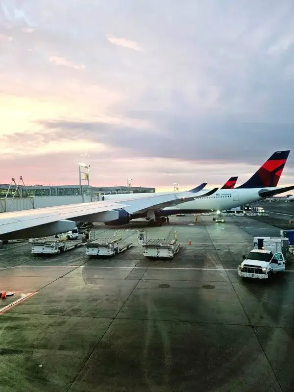 Chip internacional Estados Unidos: qual escolher para viajar conectado sem erro